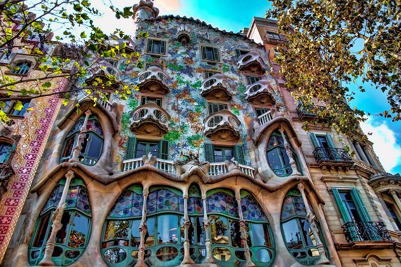 Барселона – город Гауди. Дом Бальо